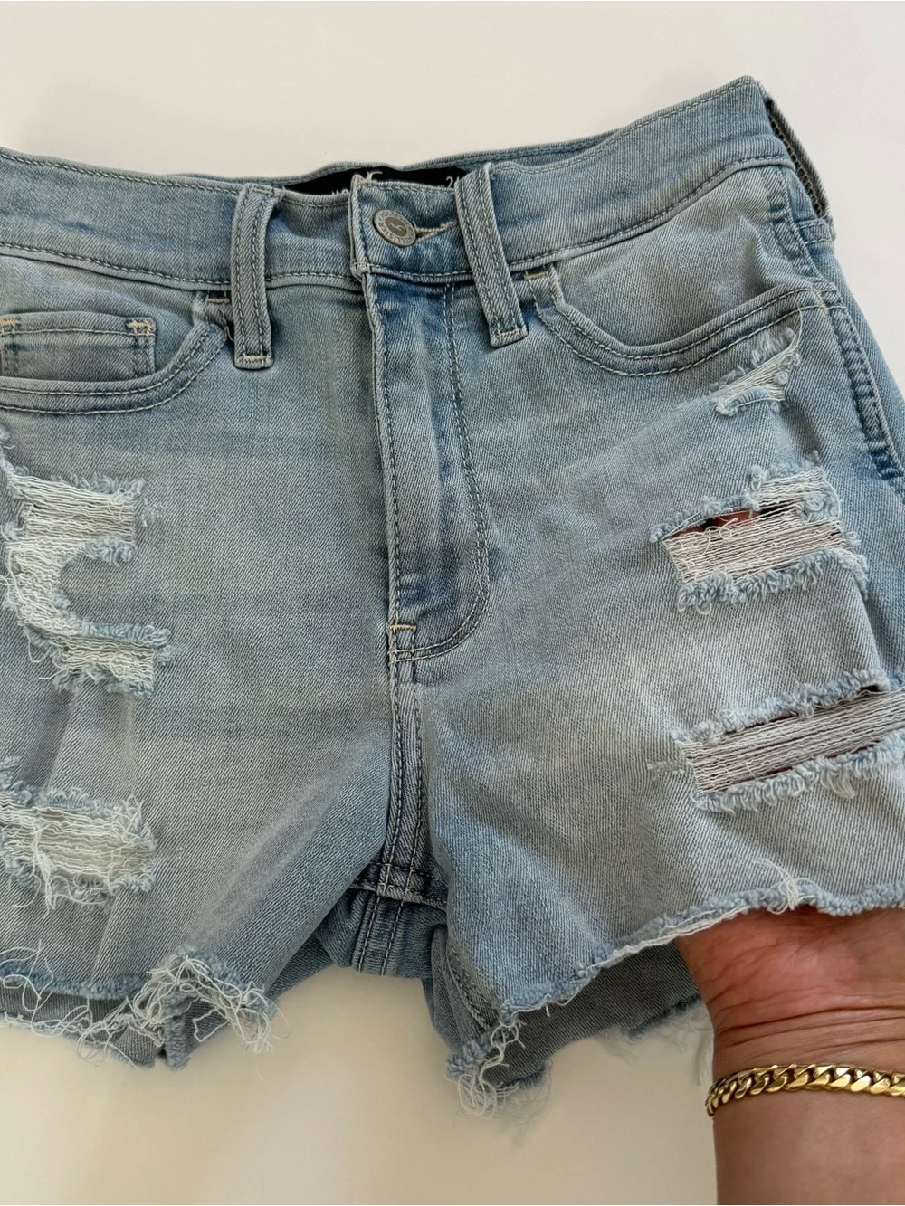 Hollister High Rise Denim Shorts Size 0 24W Light Wash Distressed Ripped Frayed